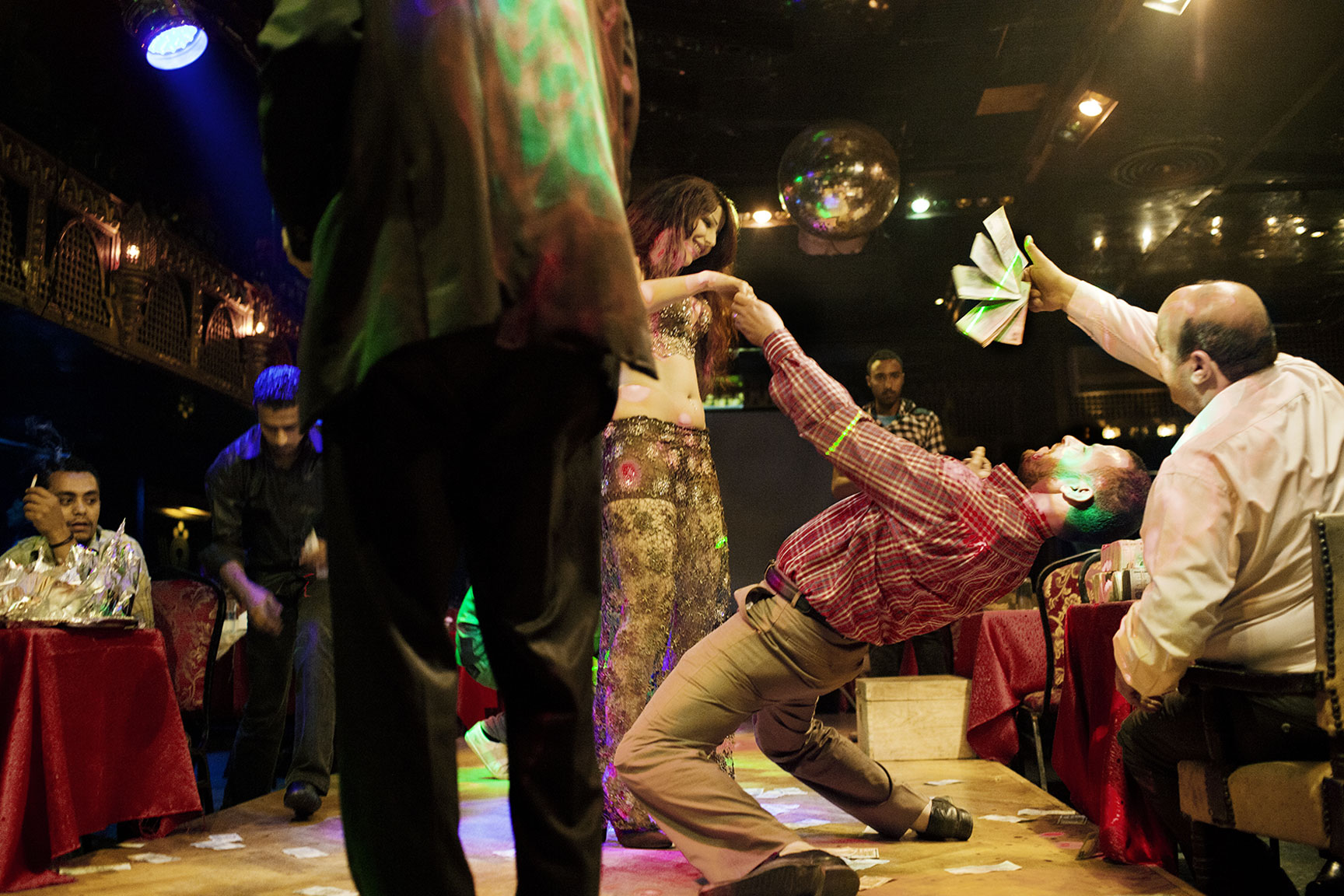 EGYPT_BELLY-DANCERS_20120429_291-copy.jpg